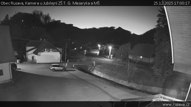 Obec Rusava - Kamera u Jubilejní ZŠ T. G. Masaryka a MŠ - 25.12.2025 v 17:00