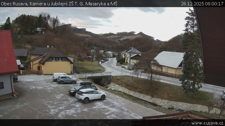 Obec Rusava - Kamera u Jubilejní ZŠ T. G. Masaryka a MŠ - 28.12.2025 v 08:00