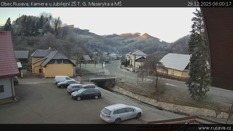 Obec Rusava - Kamera u Jubilejní ZŠ T. G. Masaryka a MŠ - 29.12.2025 v 08:00