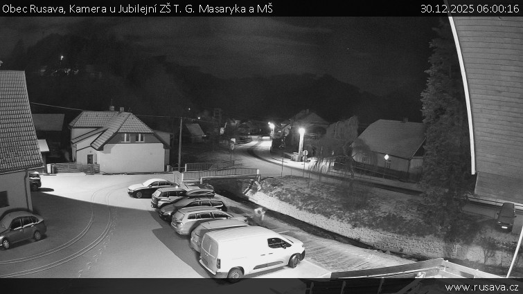 Obec Rusava - Kamera u Jubilejní ZŠ T. G. Masaryka a MŠ - 30.12.2025 v 06:00