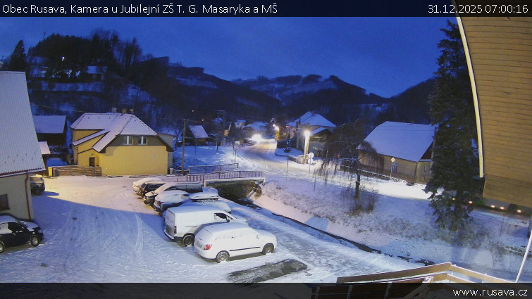 Obec Rusava - Kamera u Jubilejní ZŠ T. G. Masaryka a MŠ - 31.12.2025 v 07:00
