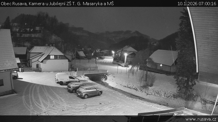 Obec Rusava - Kamera u Jubilejní ZŠ T. G. Masaryka a MŠ - 10.1.2026 v 07:00