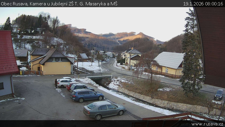 Obec Rusava - Kamera u Jubilejní ZŠ T. G. Masaryka a MŠ - 19.1.2026 v 08:00