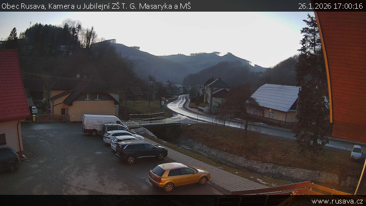 Obec Rusava - Kamera u Jubilejní ZŠ T. G. Masaryka a MŠ - 26.1.2026 v 17:00