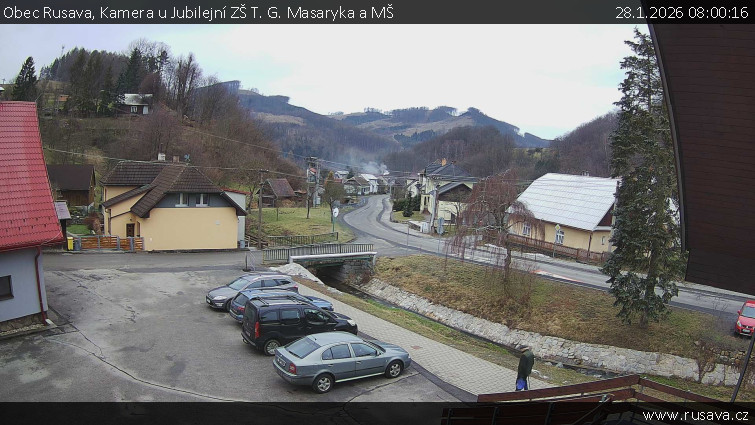 Obec Rusava - Kamera u Jubilejní ZŠ T. G. Masaryka a MŠ - 28.1.2026 v 08:00