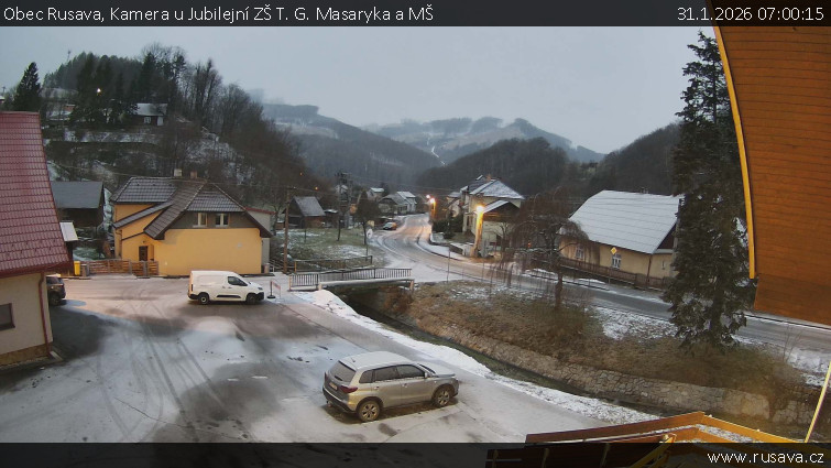 Obec Rusava - Kamera u Jubilejní ZŠ T. G. Masaryka a MŠ - 31.1.2026 v 07:00