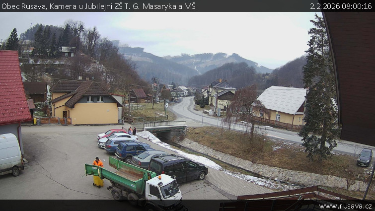 Obec Rusava - Kamera u Jubilejní ZŠ T. G. Masaryka a MŠ - 2.2.2026 v 08:00