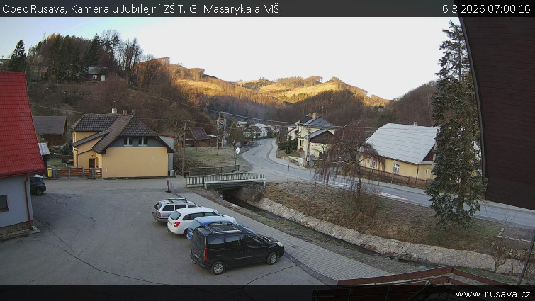 Obec Rusava - Kamera u Jubilejní ZŠ T. G. Masaryka a MŠ - 6.3.2026 v 07:00