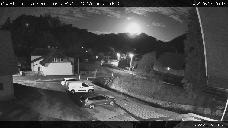 Obec Rusava - Kamera u Jubilejní ZŠ T. G. Masaryka a MŠ - 1.4.2026 v 05:00