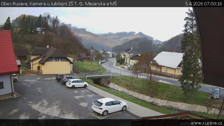 Obec Rusava - Kamera u Jubilejní ZŠ T. G. Masaryka a MŠ - 5.4.2026 v 07:00