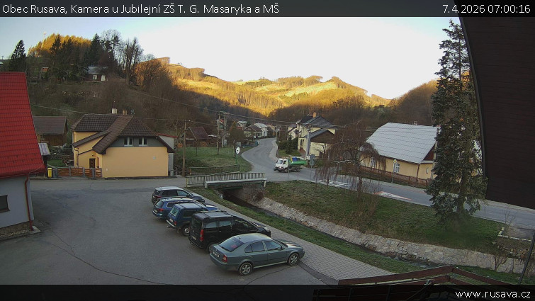 Obec Rusava - Kamera u Jubilejní ZŠ T. G. Masaryka a MŠ - 7.4.2026 v 07:00