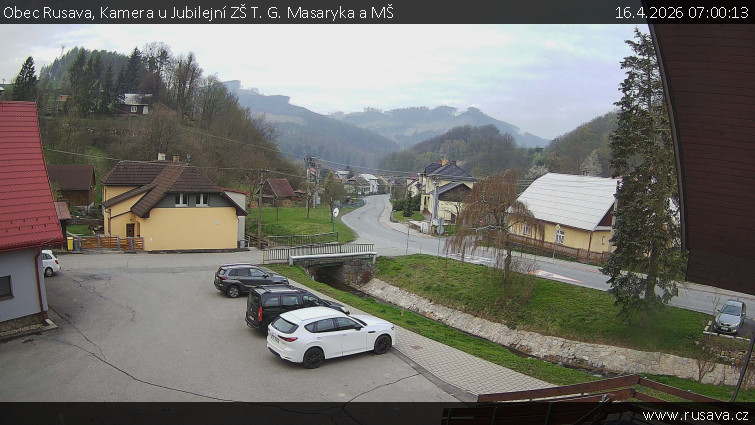Obec Rusava - Kamera u Jubilejní ZŠ T. G. Masaryka a MŠ - 16.4.2026 v 07:00