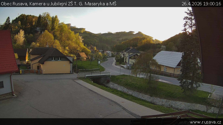 Obec Rusava - Kamera u Jubilejní ZŠ T. G. Masaryka a MŠ - 26.4.2026 v 19:00