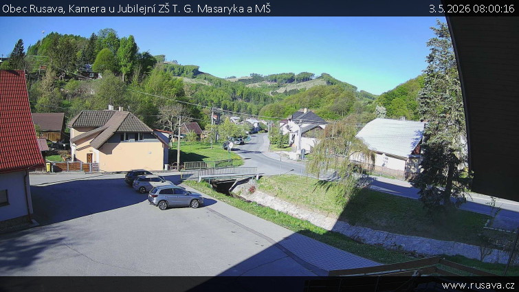 Obec Rusava - Kamera u Jubilejní ZŠ T. G. Masaryka a MŠ - 3.5.2026 v 08:00