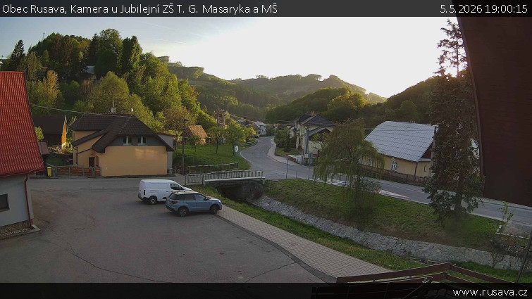 Obec Rusava - Kamera u Jubilejní ZŠ T. G. Masaryka a MŠ - 5.5.2026 v 19:00