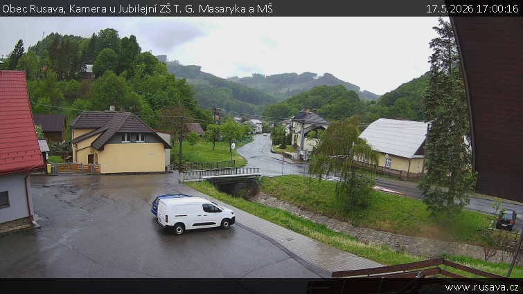 Obec Rusava - Kamera u Jubilejní ZŠ T. G. Masaryka a MŠ - 17.5.2026 v 17:00