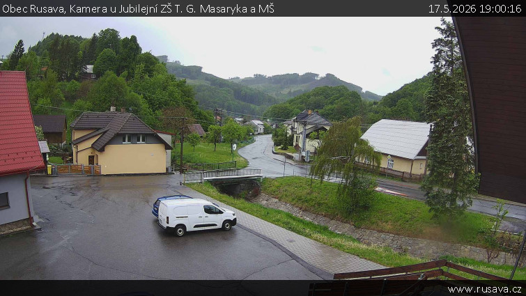 Obec Rusava - Kamera u Jubilejní ZŠ T. G. Masaryka a MŠ - 17.5.2026 v 19:00