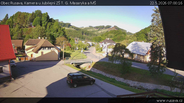 Obec Rusava - Kamera u Jubilejní ZŠ T. G. Masaryka a MŠ - 22.5.2026 v 07:00