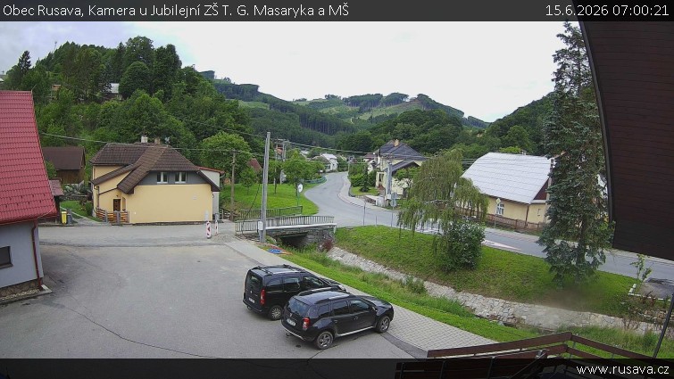 Obec Rusava - Kamera u Jubilejní ZŠ T. G. Masaryka a MŠ - 15.6.2026 v 07:00