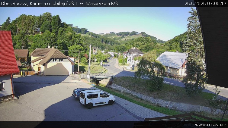 Obec Rusava - Kamera u Jubilejní ZŠ T. G. Masaryka a MŠ - 26.6.2026 v 07:00