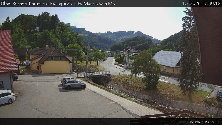 Obec Rusava - Kamera u Jubilejní ZŠ T. G. Masaryka a MŠ - 1.7.2026 v 17:00