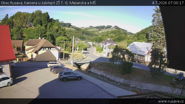Obec Rusava - Kamera u Jubilejní ZŠ T. G. Masaryka a MŠ - 4.7.2026 v 07:00