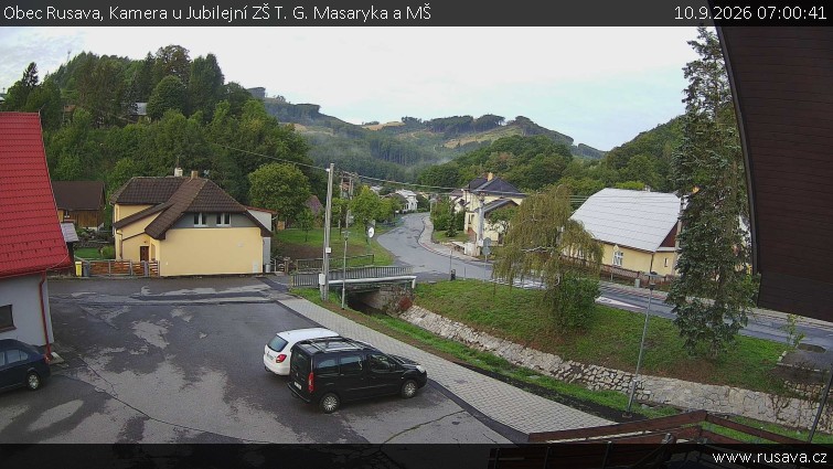 Obec Rusava - Kamera u Jubilejní ZŠ T. G. Masaryka a MŠ - 10.9.2026 v 07:00