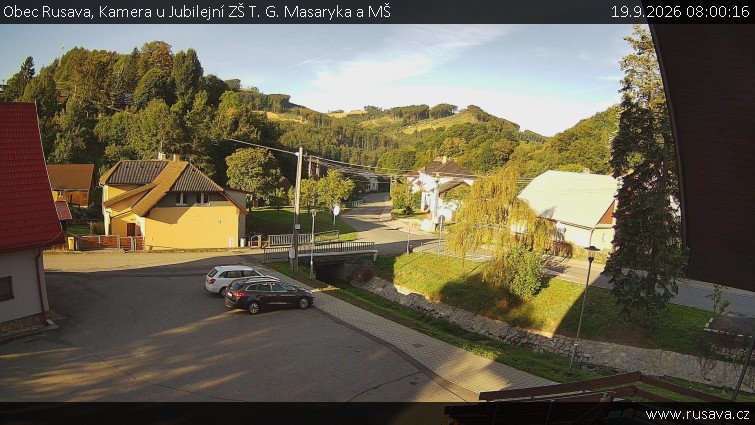Obec Rusava - Kamera u Jubilejní ZŠ T. G. Masaryka a MŠ - 19.9.2026 v 08:00