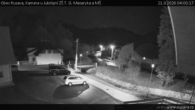 Obec Rusava - Kamera u Jubilejní ZŠ T. G. Masaryka a MŠ - 21.9.2026 v 04:00