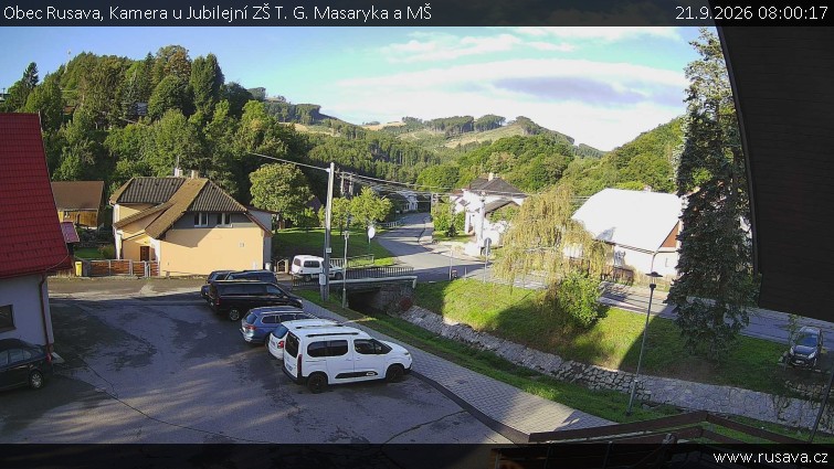 Obec Rusava - Kamera u Jubilejní ZŠ T. G. Masaryka a MŠ - 21.9.2026 v 08:00