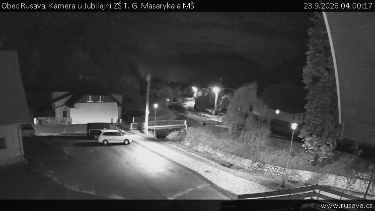 Obec Rusava - Kamera u Jubilejní ZŠ T. G. Masaryka a MŠ - 23.9.2026 v 04:00