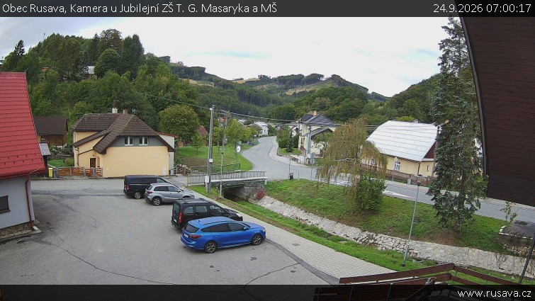 Obec Rusava - Kamera u Jubilejní ZŠ T. G. Masaryka a MŠ - 24.9.2026 v 07:00
