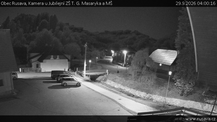 Obec Rusava - Kamera u Jubilejní ZŠ T. G. Masaryka a MŠ - 29.9.2026 v 04:00