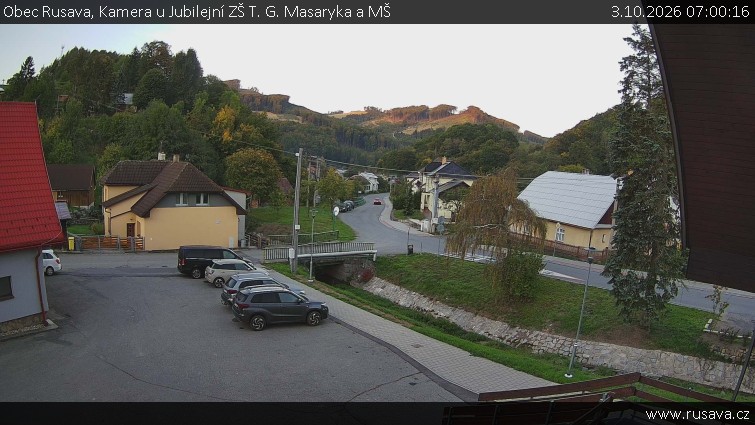 Obec Rusava - Kamera u Jubilejní ZŠ T. G. Masaryka a MŠ - 3.10.2026 v 07:00