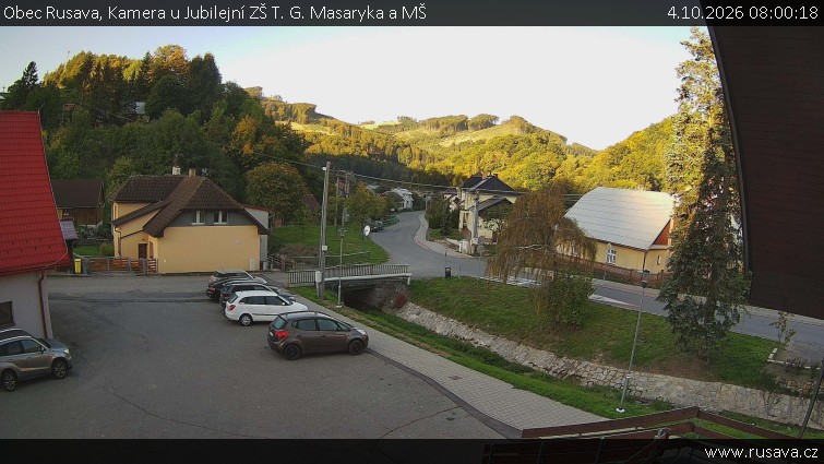 Obec Rusava - Kamera u Jubilejní ZŠ T. G. Masaryka a MŠ - 4.10.2026 v 08:00