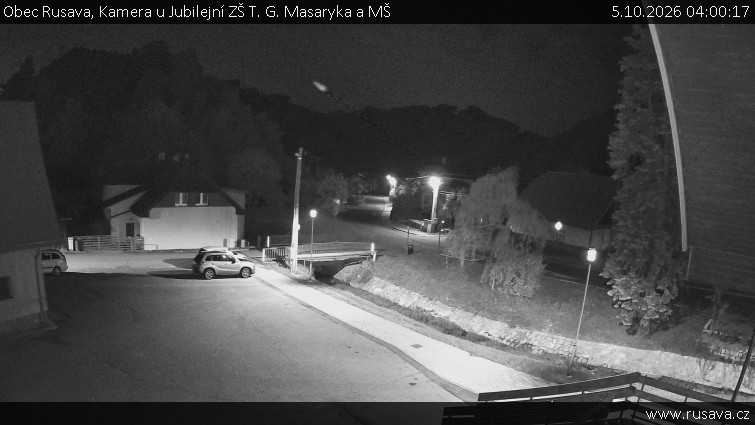 Obec Rusava - Kamera u Jubilejní ZŠ T. G. Masaryka a MŠ - 5.10.2026 v 04:00