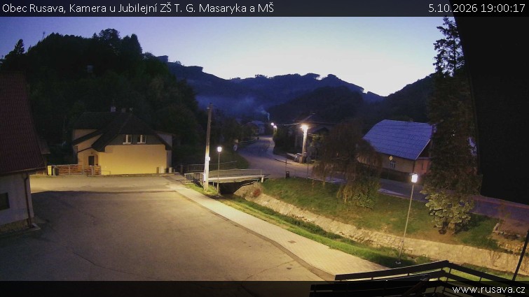 Obec Rusava - Kamera u Jubilejní ZŠ T. G. Masaryka a MŠ - 5.10.2026 v 19:00