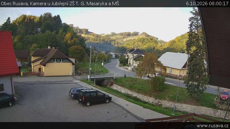Obec Rusava - Kamera u Jubilejní ZŠ T. G. Masaryka a MŠ - 6.10.2026 v 08:00