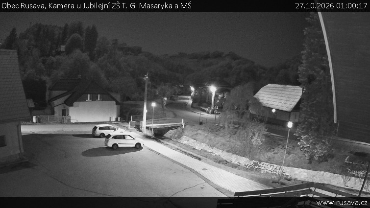 Obec Rusava - Kamera u Jubilejní ZŠ T. G. Masaryka a MŠ - 27.10.2026 v 01:00