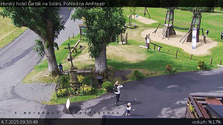 Horský hotel Čarták na Soláni - Pohled na Amfiteatr - 4.7.2025 v 09:50 Horský hotel Čarták na Soláni - Pohled na Amfiteatr - 4.7.2025 v 09:50