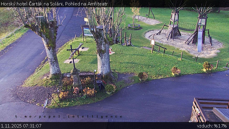 Horský hotel Čarták na Soláni - Pohled na Amfiteatr - 1.11.2025 v 07:31 Horský hotel Čarták na Soláni - Pohled na Amfiteatr - 1.11.2025 v 07:31