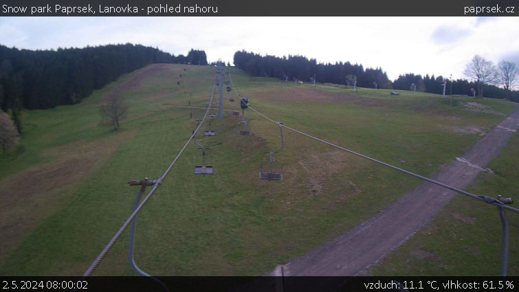 Snow park Paprsek - Lanovka - pohled nahoru - 2.5.2024 v 08:00