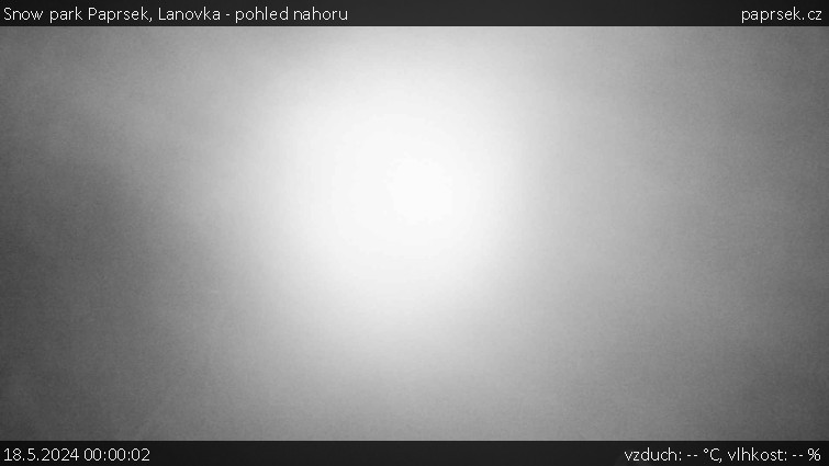 Snow park Paprsek - Lanovka - pohled nahoru - 18.5.2024 v 00:00