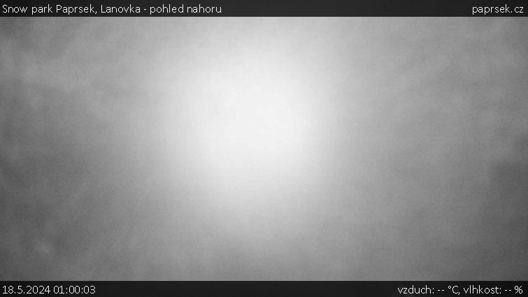 Snow park Paprsek - Lanovka - pohled nahoru - 18.5.2024 v 01:00