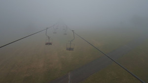 Snow park Paprsek - Lanovka - pohled nahoru - 7.7.2025 v 05:00