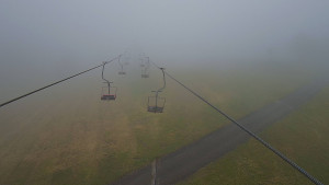 Snow park Paprsek - Lanovka - pohled nahoru - 7.7.2025 v 07:00