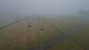 Snow park Paprsek - Lanovka - pohled nahoru - 7.7.2025 v 08:00