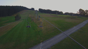Snow park Paprsek - Lanovka - pohled nahoru - 15.8.2025 v 06:00