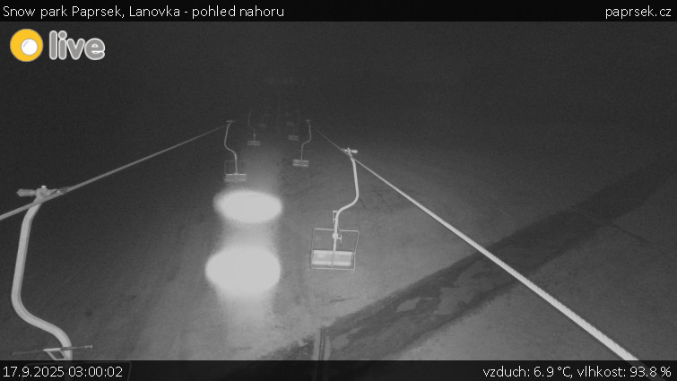 Snow park Paprsek - Lanovka - pohled nahoru - 17.9.2025 v 03:00