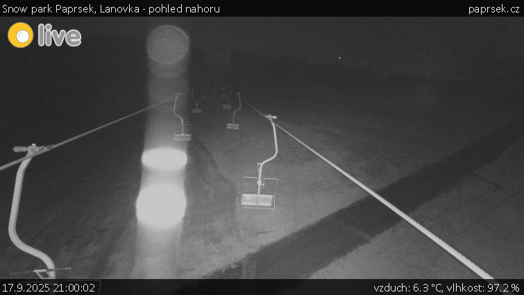 Snow park Paprsek - Lanovka - pohled nahoru - 17.9.2025 v 21:00